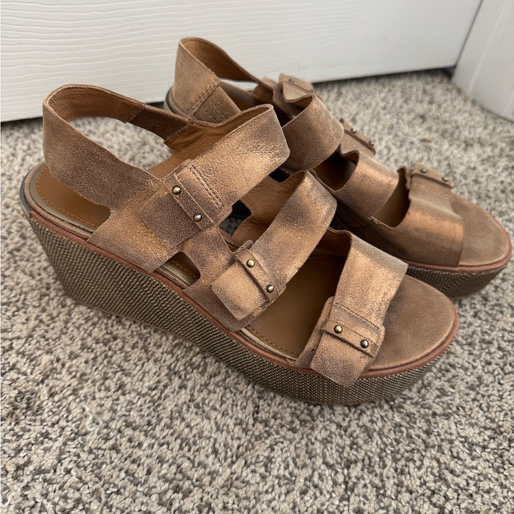 Donald J. Pliner Women’s Strappy Bronze Iris Wedges, Sz 8